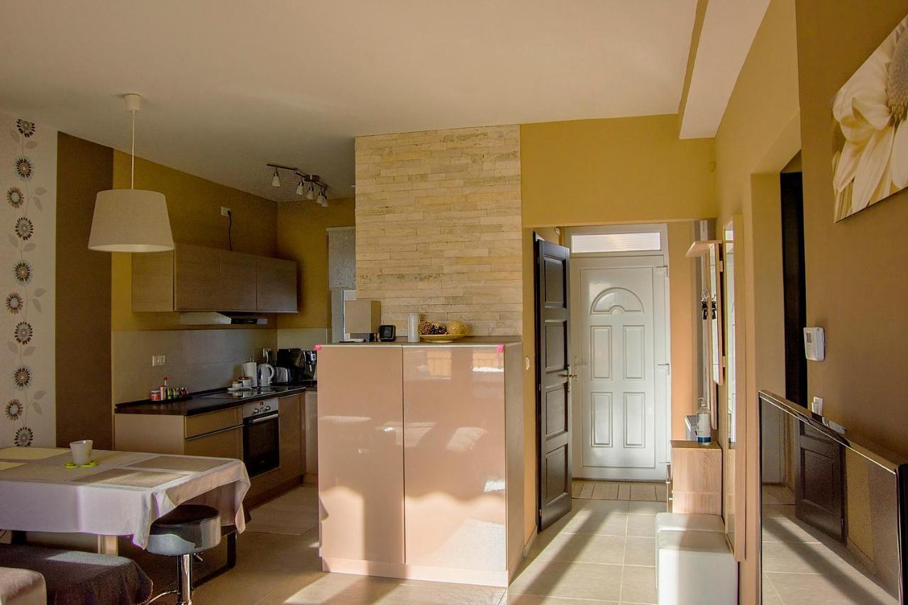 Panorama Apartman Apartment Zamardi Bagian luar foto